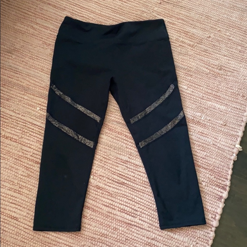 Fabletocs Cropped Leggings